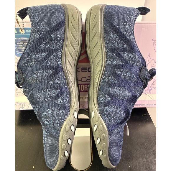 Skechers Vegan Navy Sneakers Relaxed Fit Size 5.5 New in Box - Picture 3 of 11